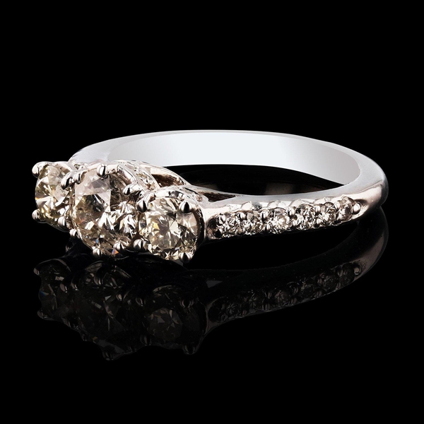 App: $7,220 1.66ctw Diamond 14K White Gold Ring (Vault_R40)